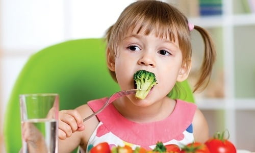 При цистите в меню ребенка должны обязательно входить свежие овощи