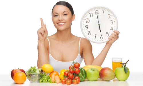 Арбуз необходимо есть отдельно от других продуктов, интервал между приемом пищи и употреблением ягоды должен составлять 1,5-2 часа