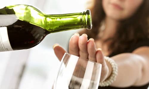 Употребление алкогольных напитков во время лечения не рекомендуется