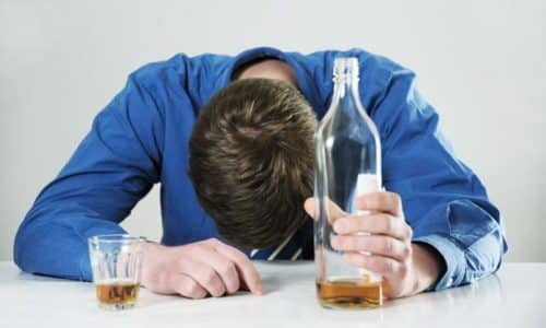 Употребление алкогольных напитков в период терапевтического курса с Аргосульфаном может повысить вероятность проявления нежелательных реакций