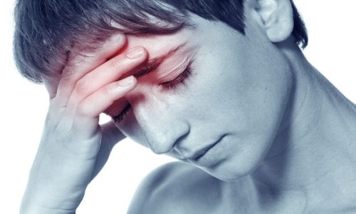 После приема препарата пациентов может беспокоить головная боль