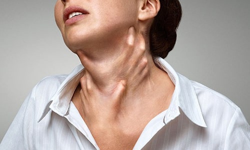 В качестве побочных эффектов возможна аллергическая реакция в виде отека горла