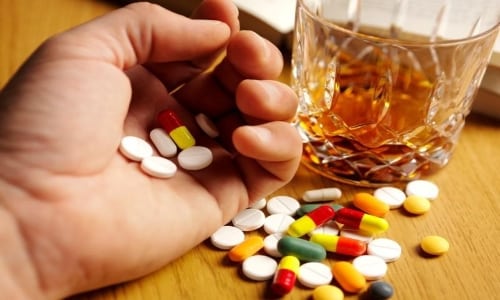Независимо от суточной дозы данный препарат нельзя принимать одновременно со спиртными напитками