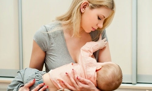 При применении Лористы нужно прекратить кормление ребенка грудью