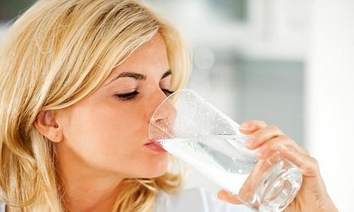 Во время приема препарата необходимо выпивать в день до 2 л очищенной воды