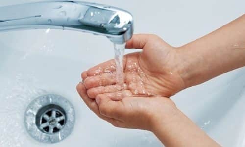 Перед использованием геля рекомендуется тщательно вымыть руки