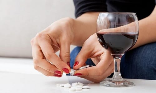 Лекарственный препарат нельзя смешивать с алкогольной продукцией