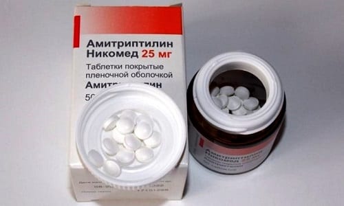 Амитриптилин производится в виде таблеток покрытых оболочкой, благодаря которой снижается уровень агрессивного влияния препарата на слизистые органов ЖКТ