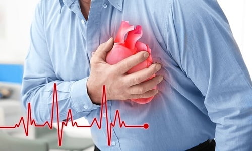 На фоне хронической сердечной недостаточности средняя суточная доза препарата составляет 12,5 мг для однократного приема