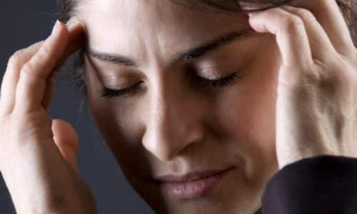 При передозировке Хумулином М3 может возникнуть головная боль