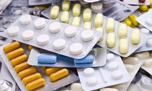 Всасываемость лекарства ухудшается при совмещении с антацидными медикаментами