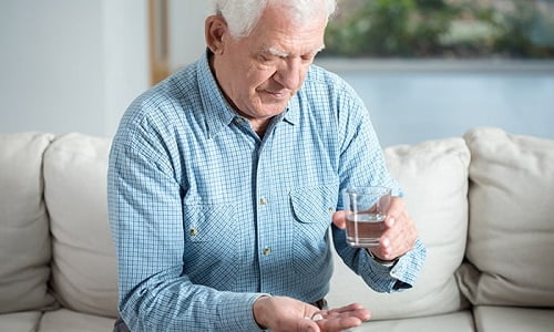 У людей старше 65 лет средство может привести к дисфункции почек